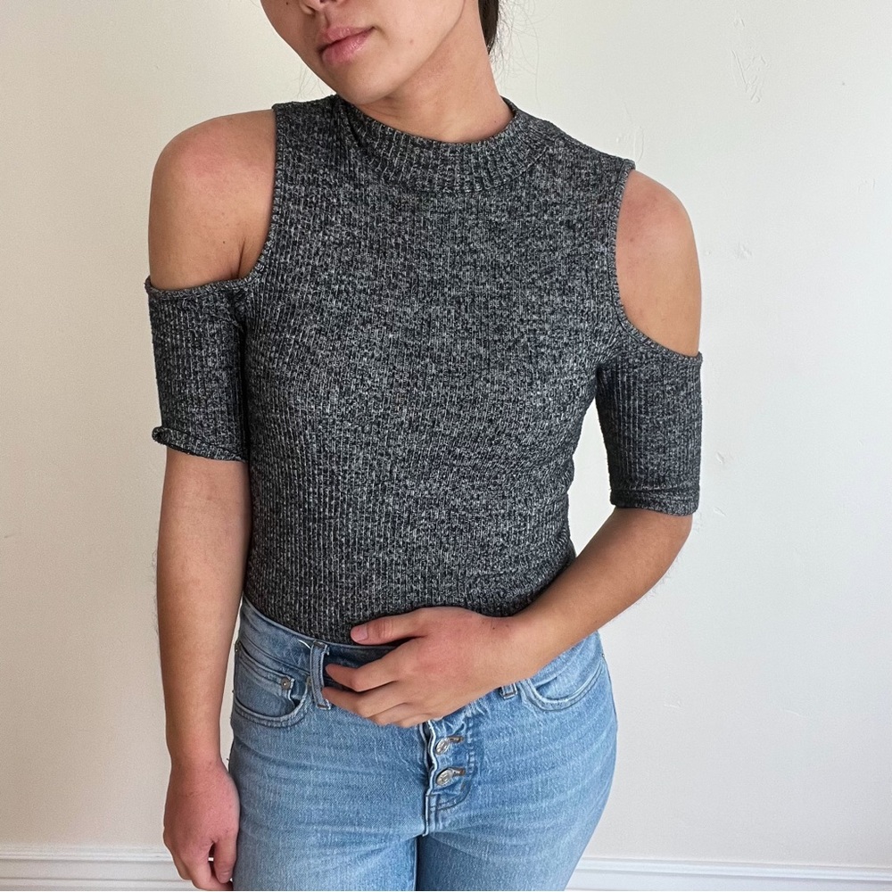 Gap cold shoulder cut out top